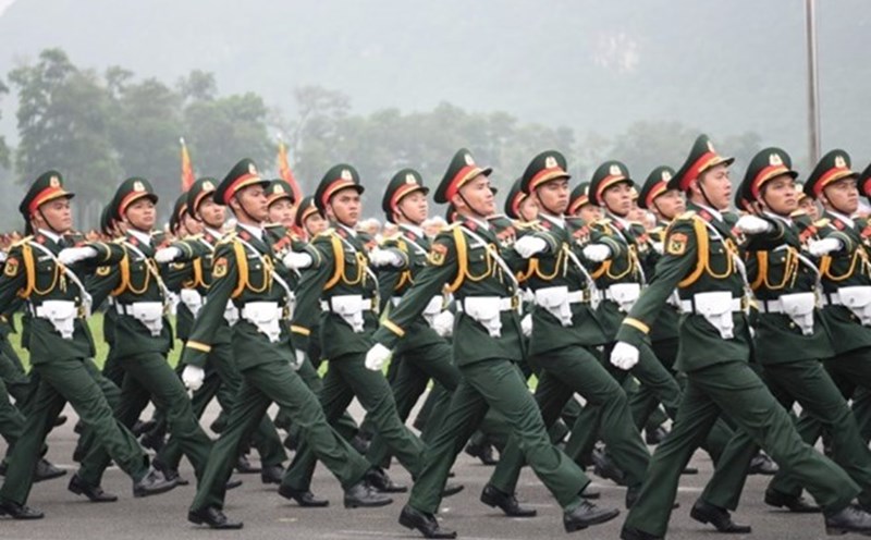 Soldiers, workers and defense officials who are decided by competent authorities to retire and are entitled to pre-retirement leave corresponding to the number of years of service are as follows: From 15 years to less than 20 years of service are entitled to 06 months off. Photo: Tran Vuong