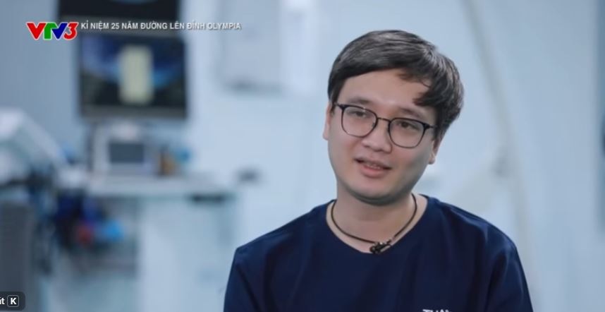 Bac si Ho Ngoc Minh la cuu thi sinh chuong trinh Duong len dinh Olympia. Anh: Cat tu video