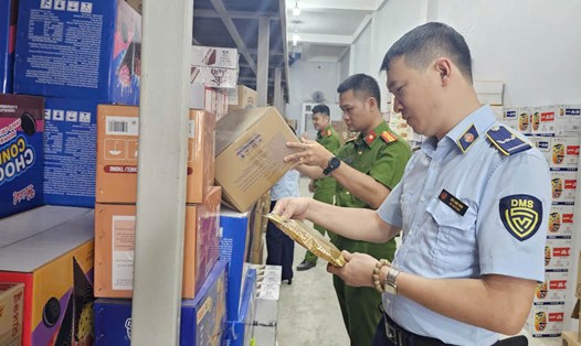 Công tác chống buôn lậu, gian lận thương mại... đạt nhiều kết quả tích cực. Ảnh: Chi cục QLTT Hà Nội