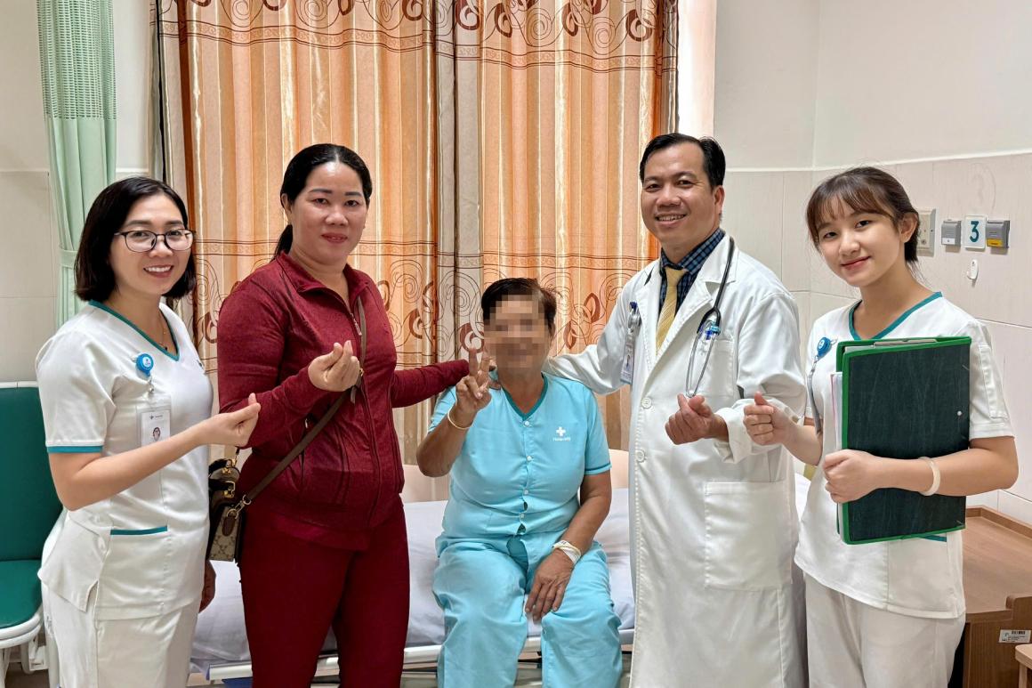 Benh nhan An Giang xuat vien sau 1 ngay nho noi soi mat tuy nguoc dong. Anh: Benh vien cung cap
