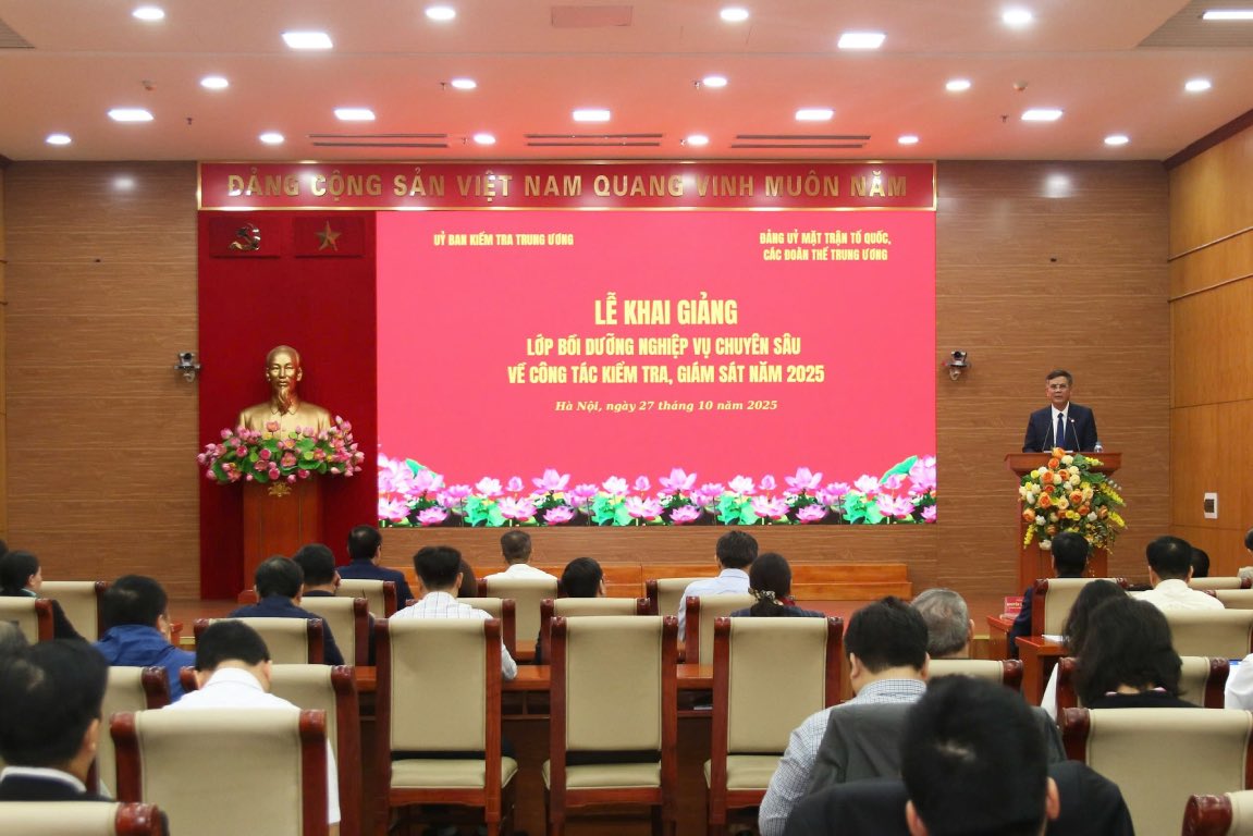 Vista general de la ceremonia de inauguracion de la clase de formacion profesional especializada sobre el trabajo de inspeccion y supervision en 2025. Foto: Huong Diep