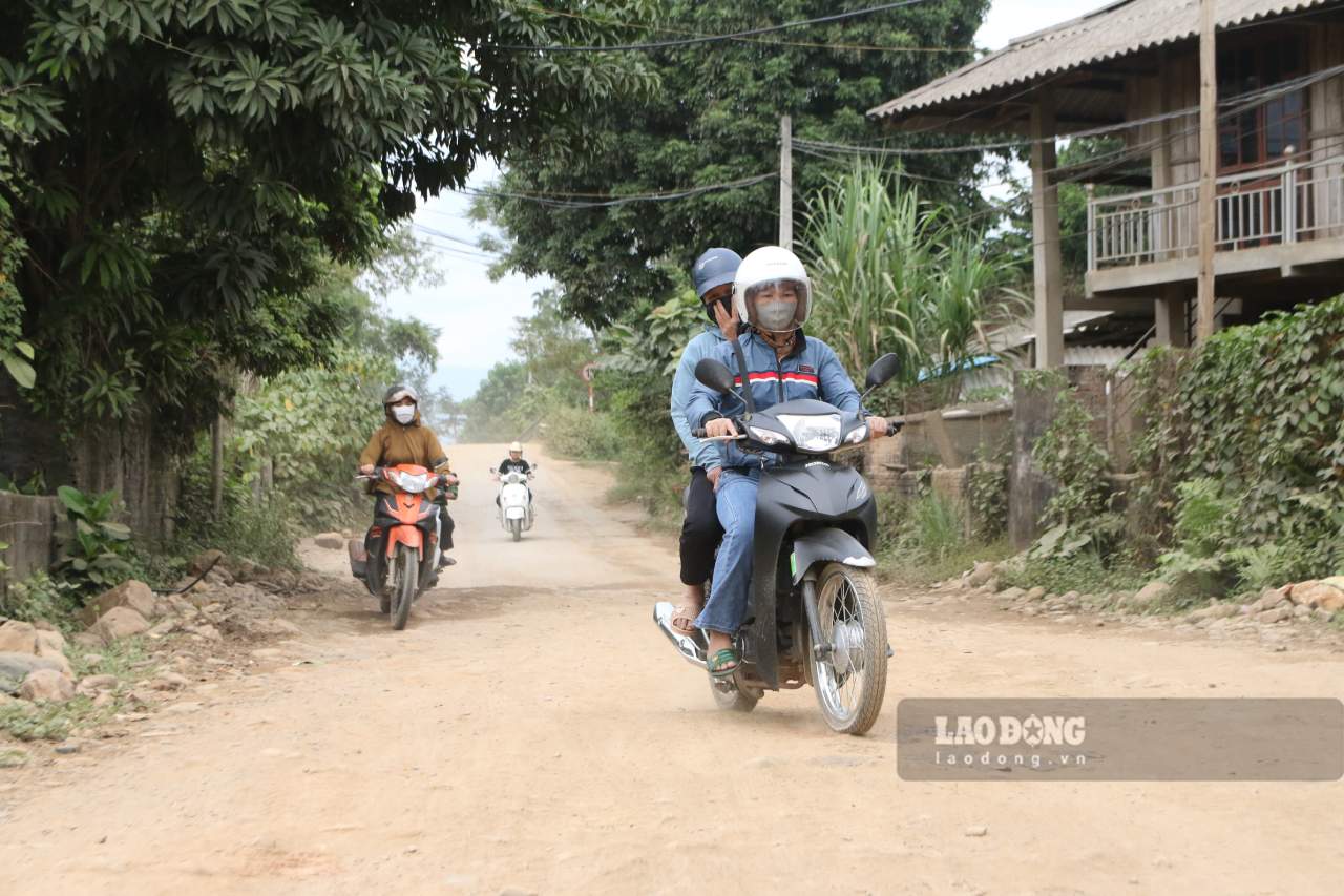 Người dân mong muốn sớm được sửa chữa, nâng cấp để bà con đi lại đảm bảo an toàn. Ảnh: Văn Đức