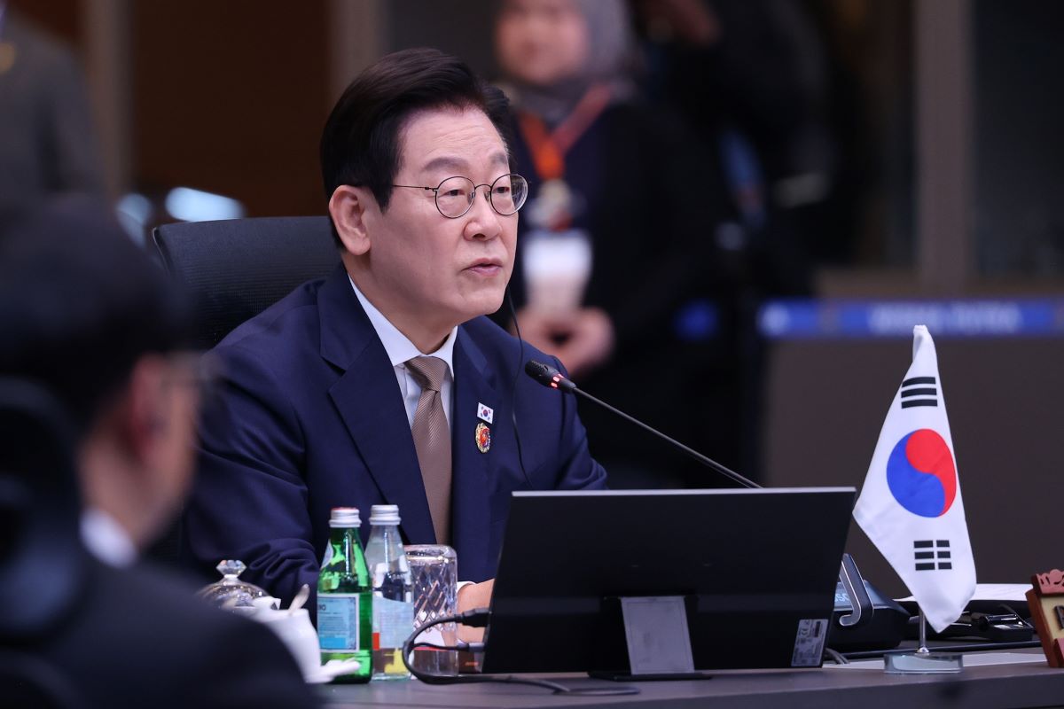 Sydkoreas president Lee Jae Myung talar. Foto: VGP