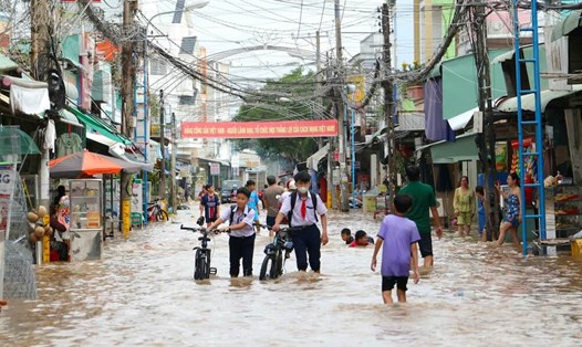 Nhiều nơi của TP Cần Thơ bị ngập sâu mỗi khi triều cường, nước dâng cao. Ảnh: Tạ Quang
