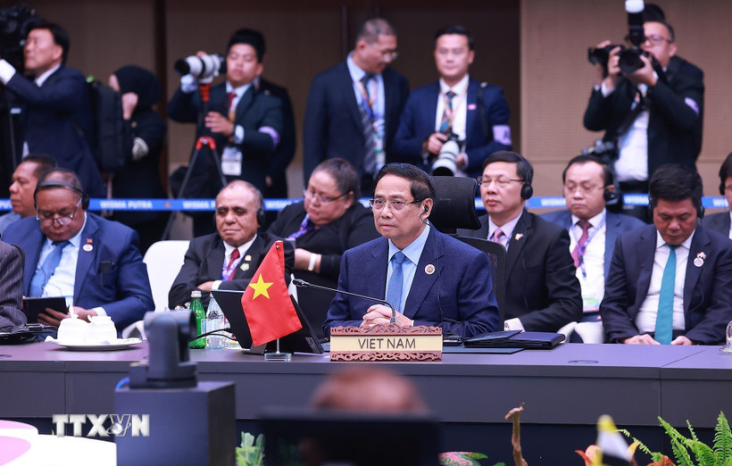 Politburo member and Prime Minister Pham Minh Chinh attended the 28th ASEAN+3 Summit. Photo: VNA