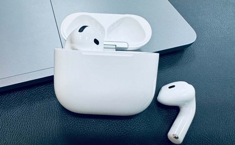 The doubling of AirPods production in India shows that Apple is accelerating the shift of the production chain out of China to expand globally. Photo: Quang Minh
