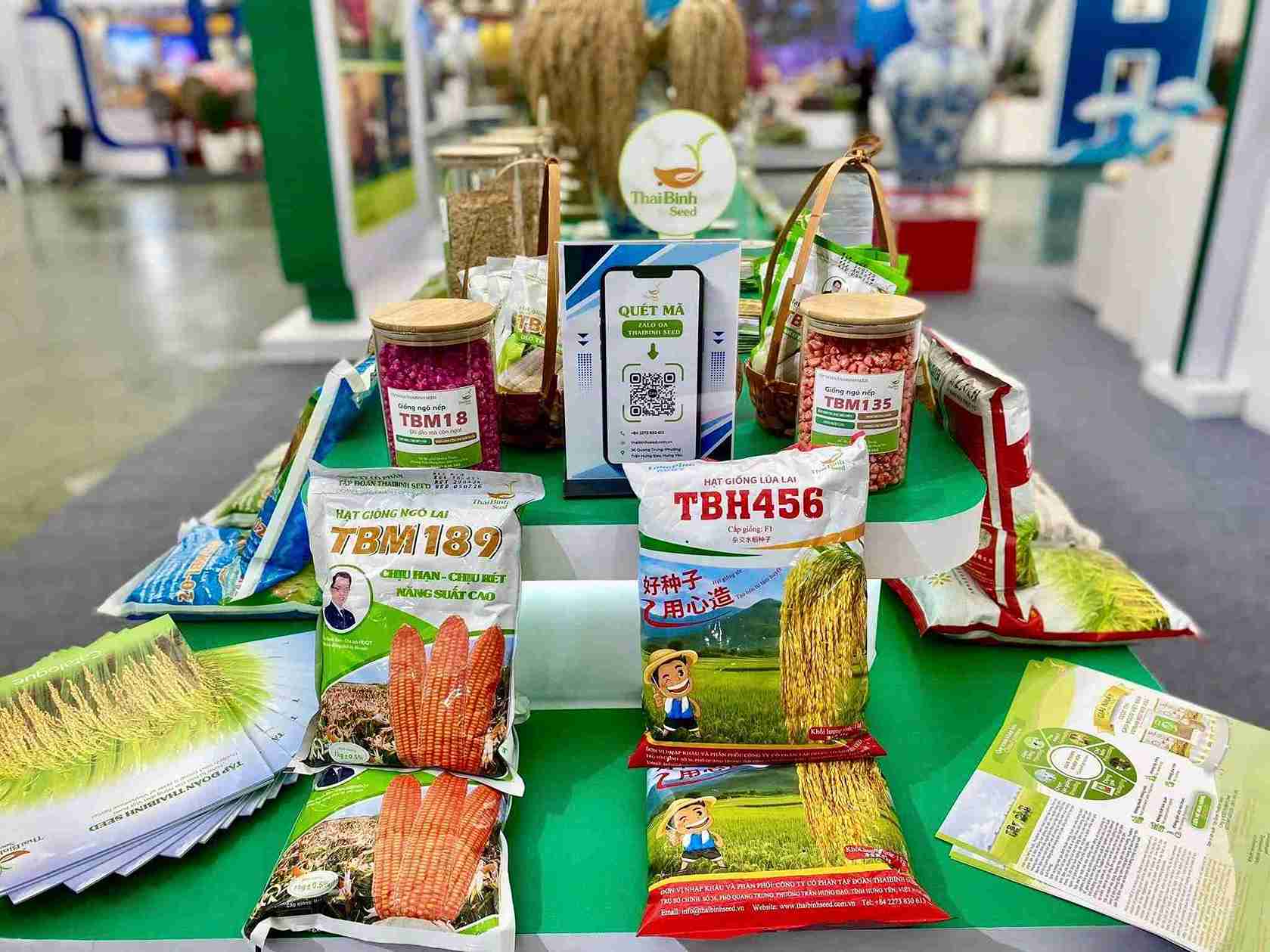 Nhung hat giong mang thuong hieu ThaiBinh Seed, bieu tuong cho tinh than doi moi va cong hien cua nguoi lao dong Hung Yen. Anh: ThaiBinh Seed