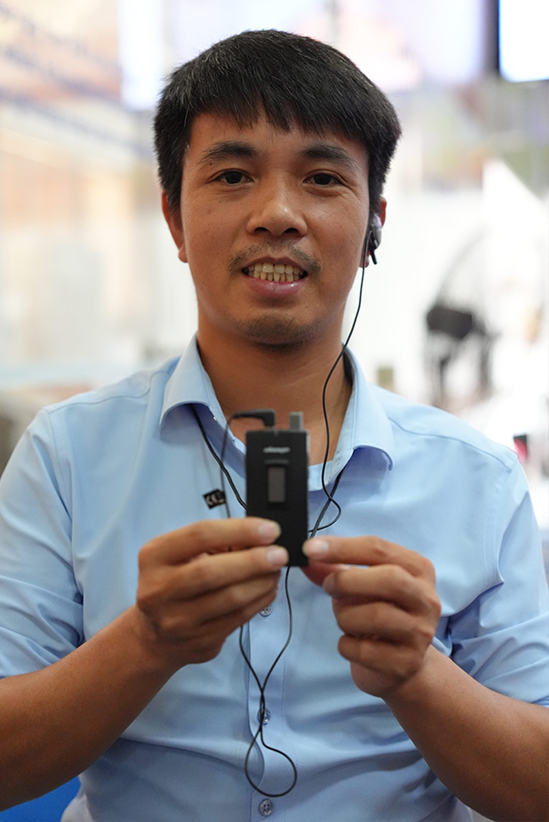 Anh Luong Duc Truong, huong dan vien du lich tai Hoang thanh Thang Long gioi thieu ve