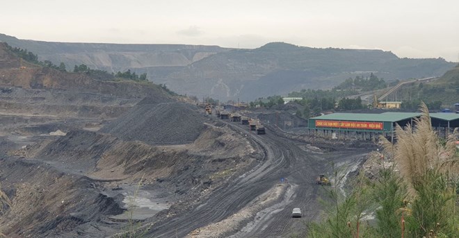 TKV lập 16 điểm đất, đá thải mỏ, hơn 633 triệu m3 làm vật liệu san lấp mặt bằng