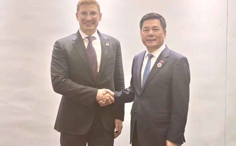 Minister Nguyen Hong Dien had a meeting and worked with US Deputy Secretary of State in charge of the economy, environment and energy Jacob Helberg. Photo: Ministry of Industry and Trade