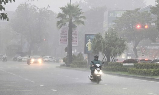 Dự báo thời tiết ngày mai 29.10 ở Huế có mưa to đến rất to. Ảnh: Nguyễn Luân