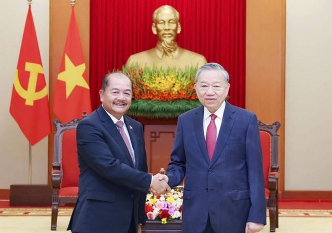 Vietnam prioriterar stöd till Laos i genomförandet av strategiska frågor