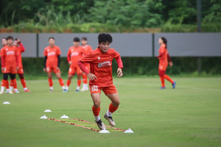 Tuyen nu Viet Nam san sang cho hai tran giao huu voi doi nu TPHCM. Anh: VFF