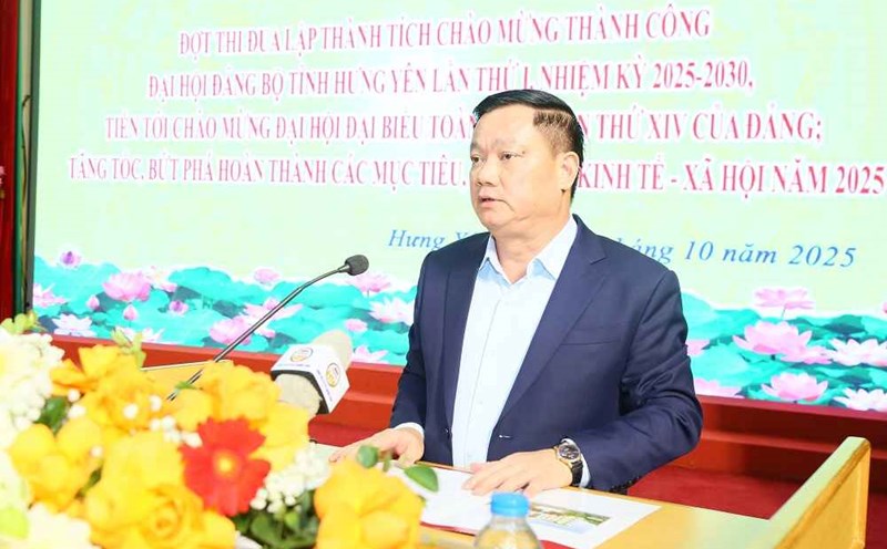 The Chairman of the Provincial People's Committee spoke at the launching ceremony of the emulation campaign to achieve achievements to celebrate the Provincial Party Congress. Photo: Hung Yen Provincial Portal
