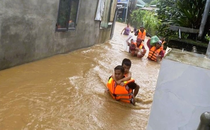 Que Phuoc commune, Da Nang evacuated more than a thousand people amid the fierce flood. Photo: Truong An