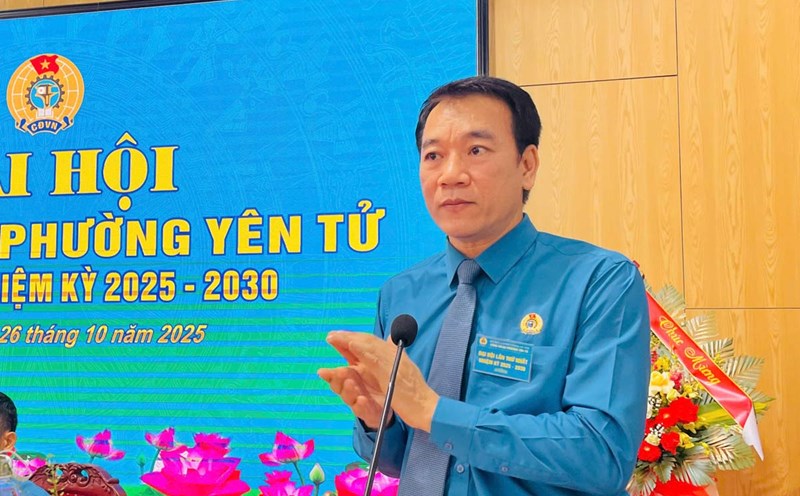 Mr. To Xuan Thao - Chairman of the Quang Ninh Provincial Federation of Labor - gave a speech directing the Yen Tu Ward Trade Union Congress. Photo: Yen Tu Ward Portal
