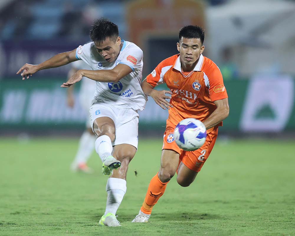 Nhung phut cuoi, doi chu san Thien Truong doc toan luc tim ban thang thu hai nhung khong thanh cong. Tran hoa truoc Da Nang keo dai chuoi khong thang cua Nam Dinh o V.League 2025-2026 len con so 5. Doi bong thanh Nam tam dung hang 8 voi 8 diem.