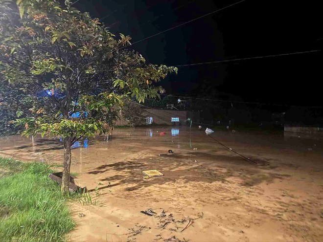 Người phụ nữ ở Lâm Đồng nghi bị lũ cuốn mất tích