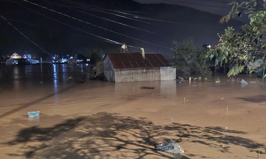 Xã Hiệp Thạnh (Lâm Đồng) chìm trong biển nước do mưa lớn kéo dài. Ảnh: Phúc Khánh