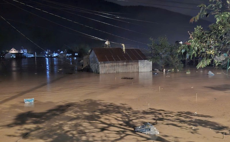 Hiep Thanh commune (Lam Dong) was submerged in water due to prolonged heavy rain. Photo: Phuc Khanh
