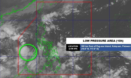 Vị trí tâm áp thấp gần Biển Đông hồi 2h sáng 28.10. Ảnh: PAGASA