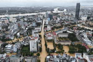 Hue city is submerged in floodwater. Photo: Nguyen Luan