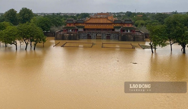 Quang truong Ngo Mon sang 28.10.