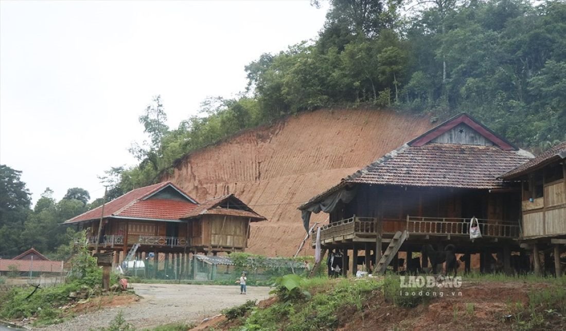 It is necessary to prevent "turning mountains into houses" in mountainous communes. Photo: Van Thanh Chuong