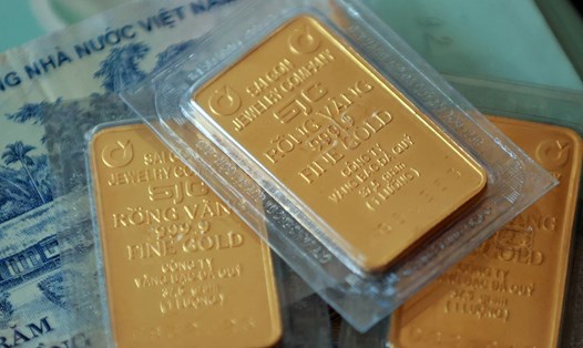 Giá vàng miếng SJC giao dịch lúc 8h27 sáng 28.10 ở mức 145,7 - 147,2 triệu đồng/lượng (mua vào - bán ra). Ảnh: Hải Nguyễn