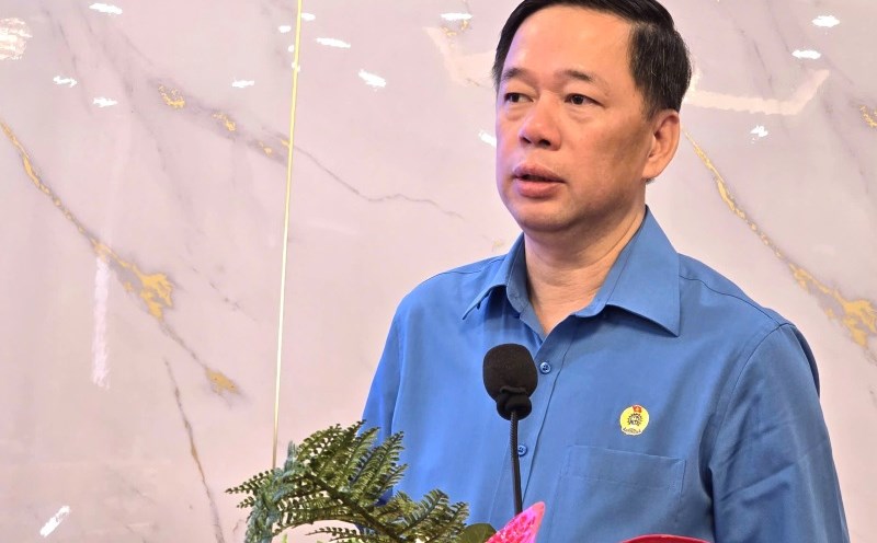 Mr. Tong Van Bang said that amending the Charter of the Vietnam Trade Union is very necessary to comply with the Constitution, the amended Trade Union Law, related laws, and the model of two-level local government. Photo: Nam Duong