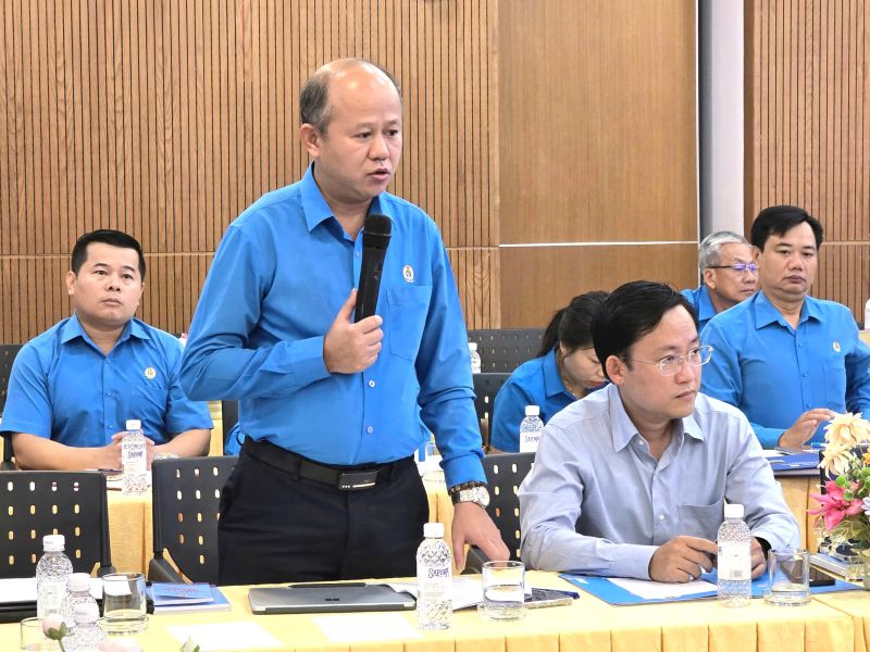 Dai dien LDLD TP Da Nang phat bieu tai hoi thao. Anh: Nam Duong