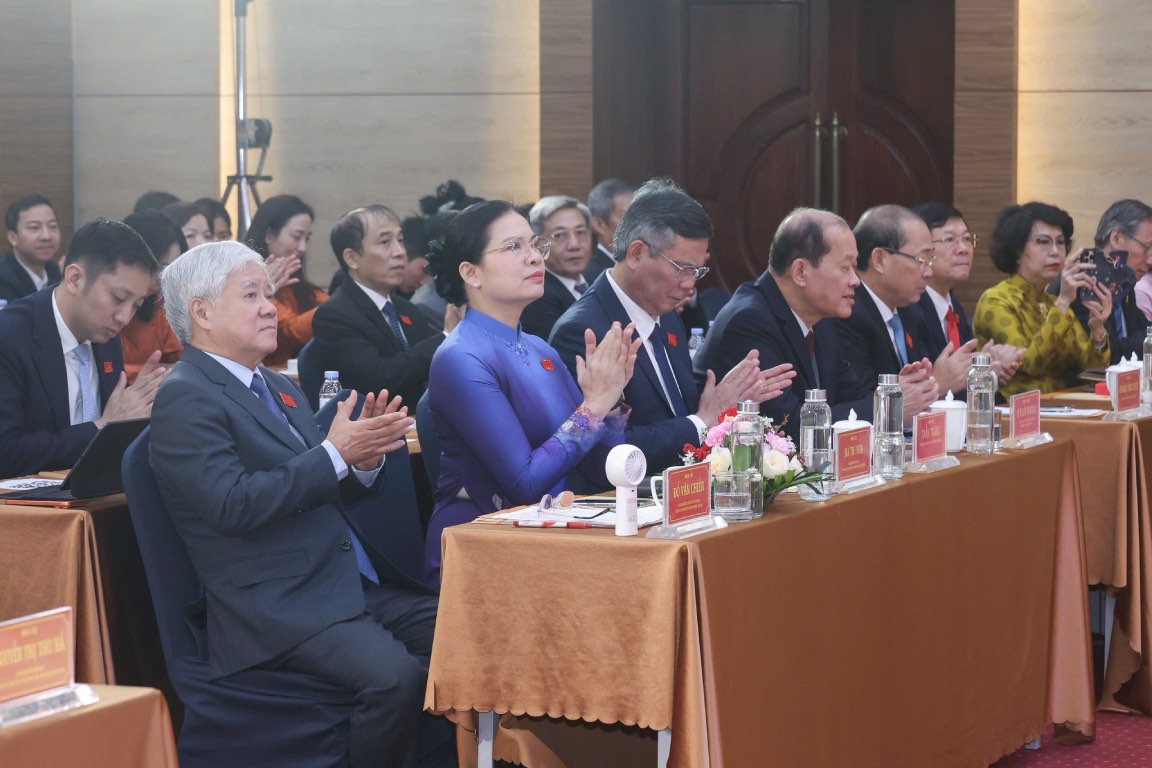 Cac dong chi lanh dao du dai hoi. Anh: Bao Han