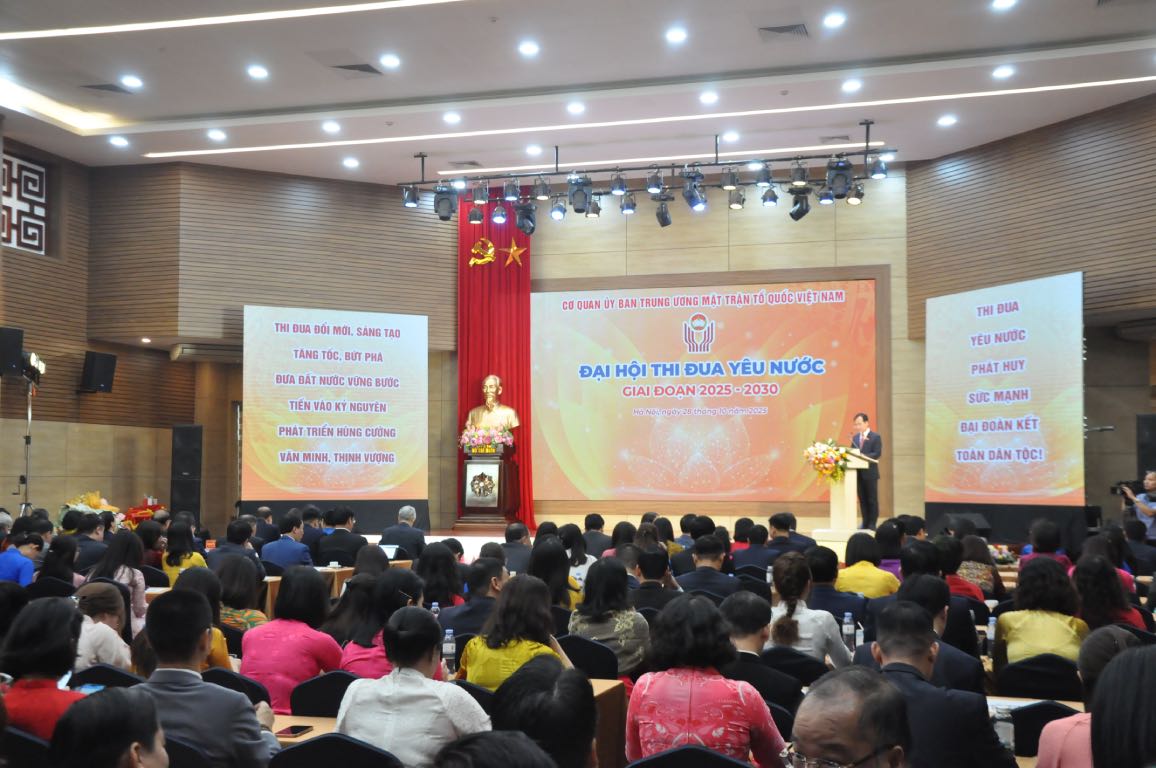 Toan canh dai hoi. Anh: Bao Han