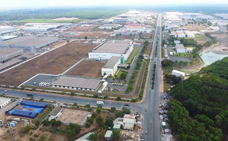 Road connecting to industrial parks in Dong Nai province. Documentary photo: HAC