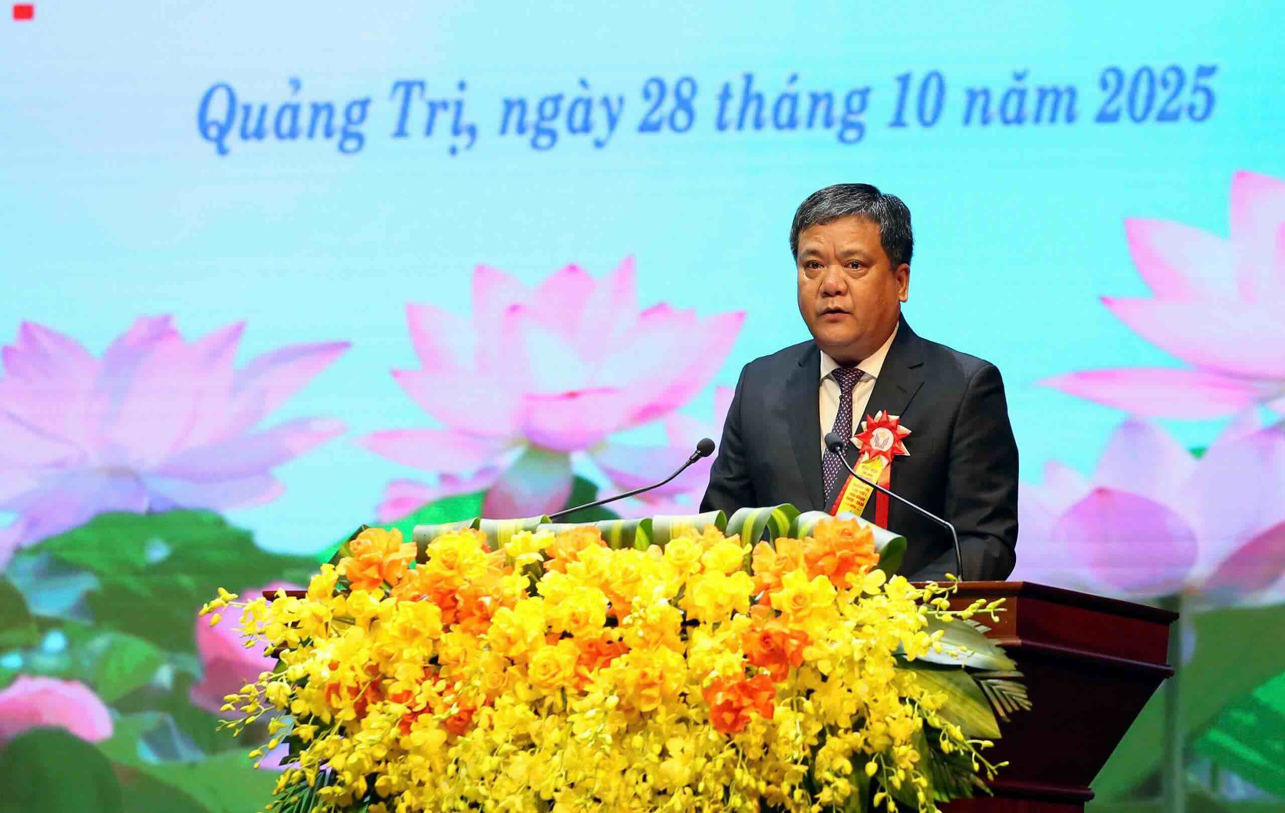 Chu tich UBND tinh Tran Phong phat bieu tai dai hoi. Anh: Cong Sang