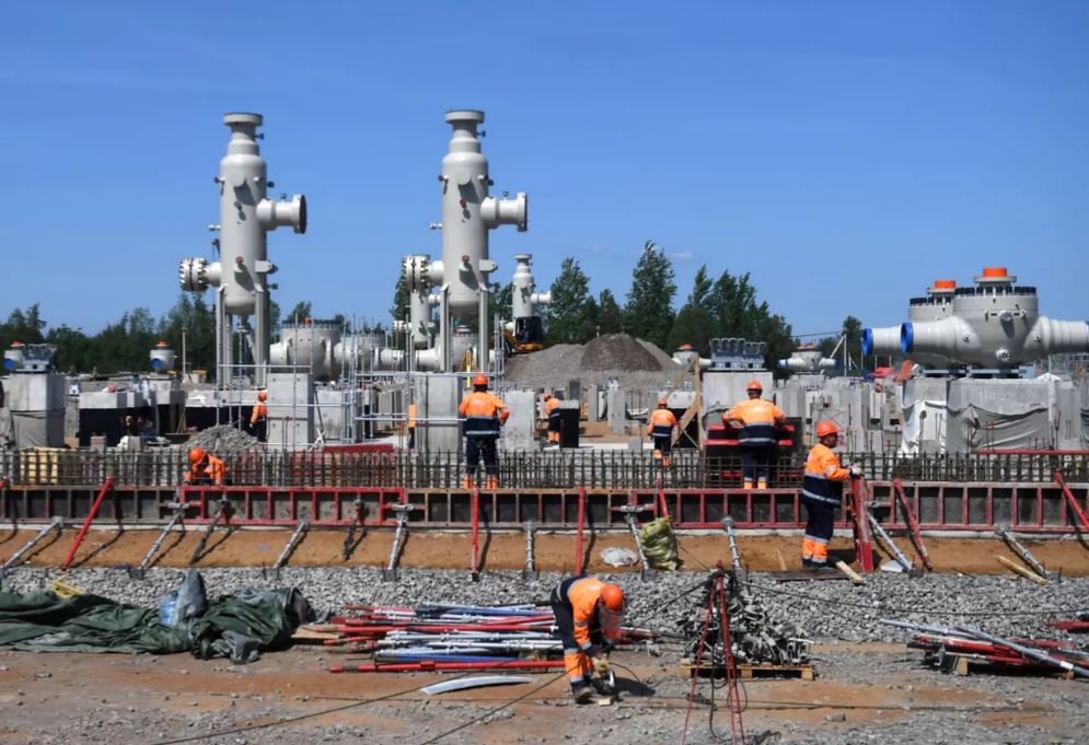 Workers constructing the Nord Stream 2 pipeline. Photo: Sputnik