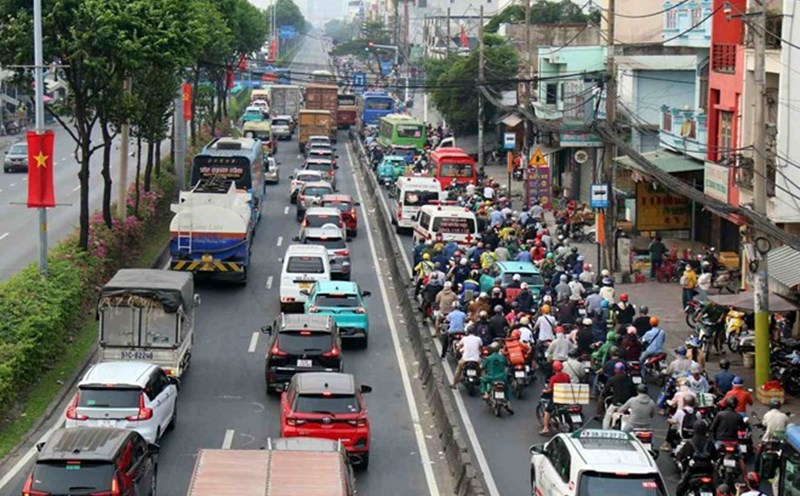 National Highway 22 will be expanded to 60 m, 10 lanes. Photo: Minh Quan