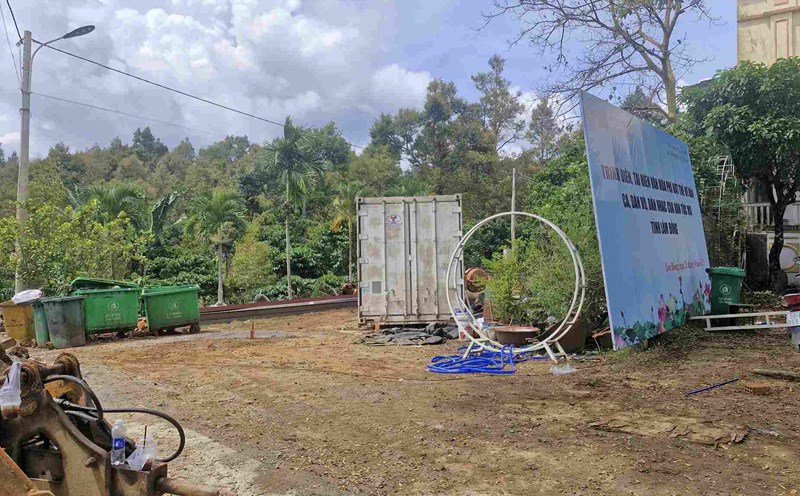 Escena del accidente laboral que mato al conductor de un camion pickup en Lam Dong. Foto: Phuc Khanh