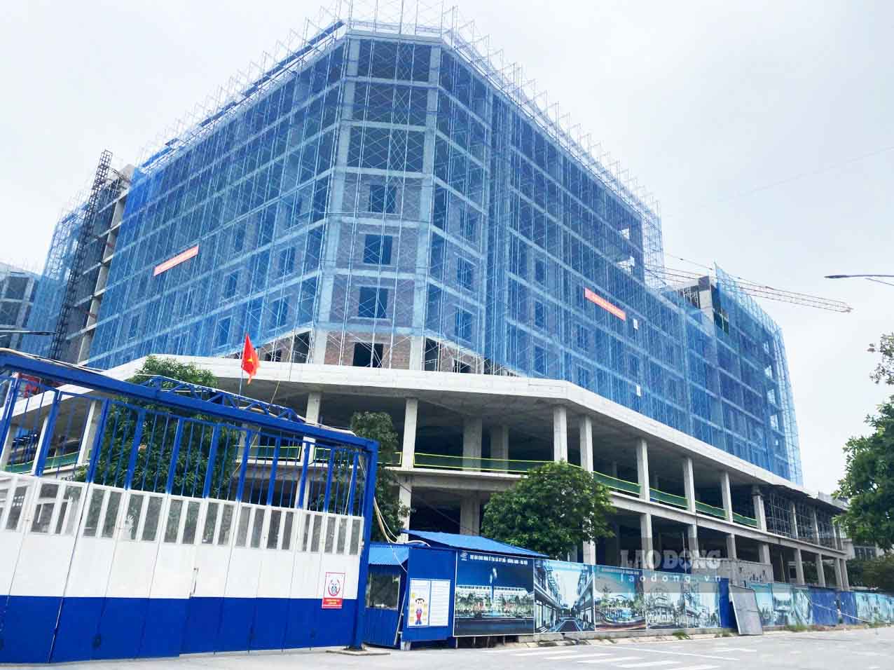 Nha o xa hoi Uy No chi co 419 can de ban nhung so luong ho so co the len toi hon 2.000 bo cho thay nhu cau cua nguoi dan rat lon. Anh: Nguyen Tung.