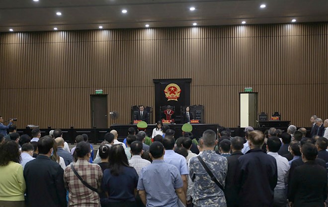 Toan canh phien toa xet xu vu danh bac, to chuc danh bac nghin ti dong. Ca si Vu Ha la mot trong nhung bi cao. Anh: Quang Viet