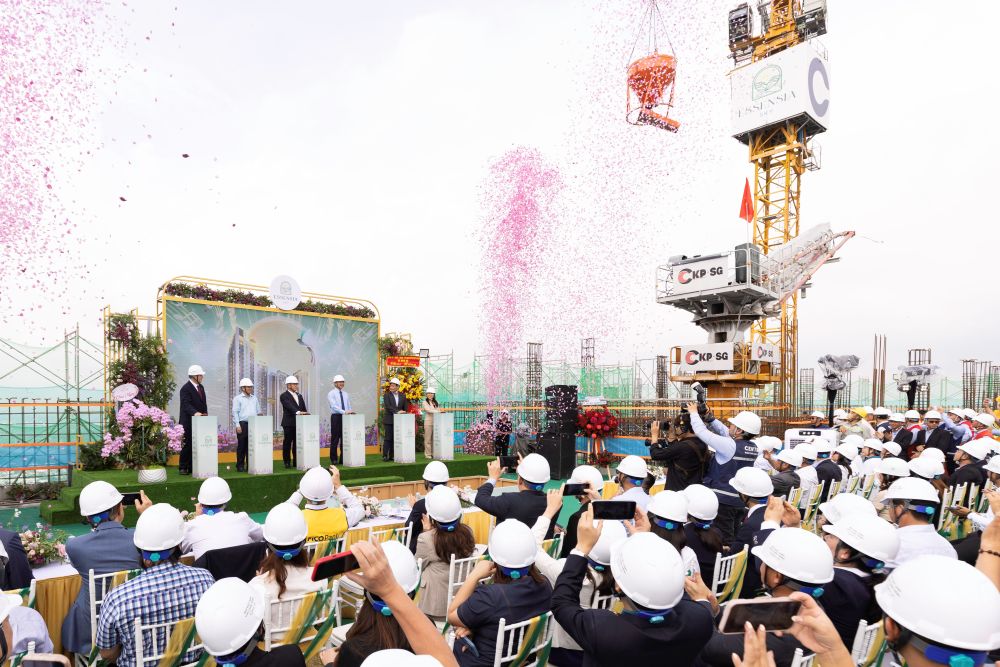 Tung bung Le cat noc du an Essensia Sky. Anh: Phu Long