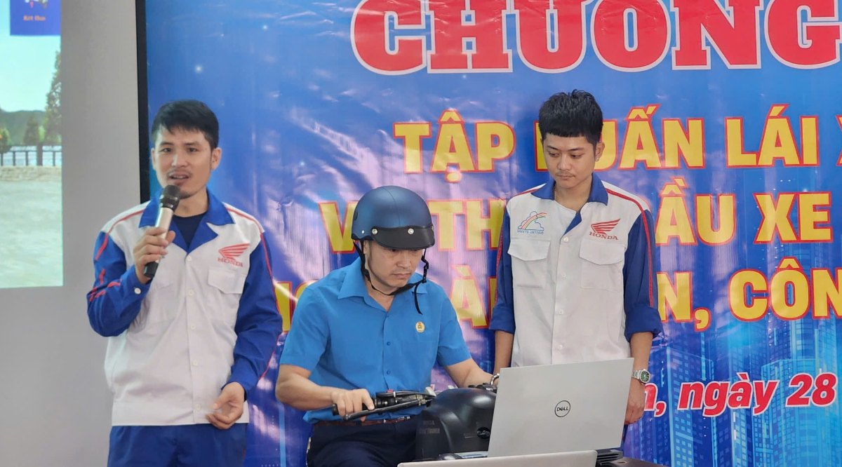 ナムトゥアン社の従業員を対象とした安全運転研修。写真: トゥイ・グエン区労働組合 - ハイフォン