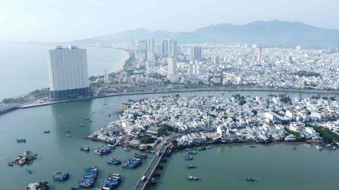 カインホア省は２０２５年通年の経済成長率を８．１％以上とする目標を掲げている。写真：胡龍