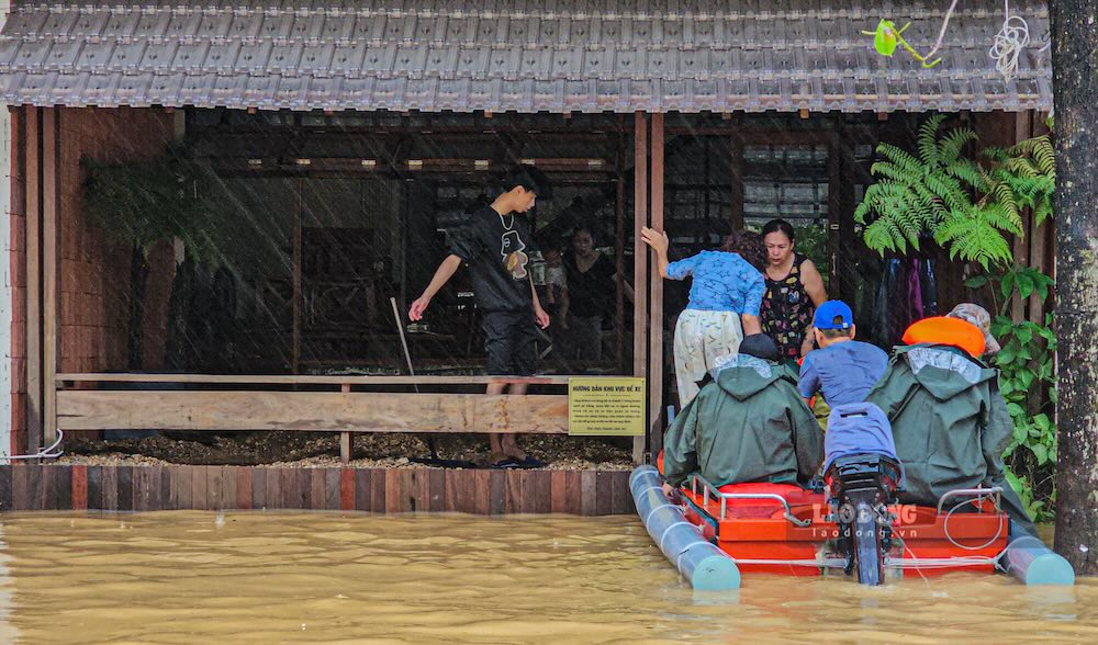 Luc luong chuc nang cuu ho, tiep te cho nguoi dan.