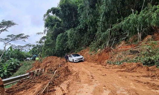 Đèo Gia Bắc tại Lâm Đồng đã thông xe trở lại sau hơn 12 giờ khắc phục sạt lở. Ảnh: Phúc Khánh