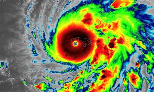 Siêu bão Melissa đổ bộ Jamaica chiều 28.10 và đang hướng tới Cuba. Ảnh: Cơ quan Khí quyển và Đại dương Quốc gia Mỹ (NOAA)