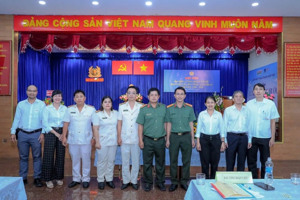 The grassroots trade union of the Dyke Specialist Committee and the Trade Union of the PH10 Department, Ho Chi Minh City Police has just organized the 2025 - 2030 grassroots trade union congress. Photo: Quang Huy