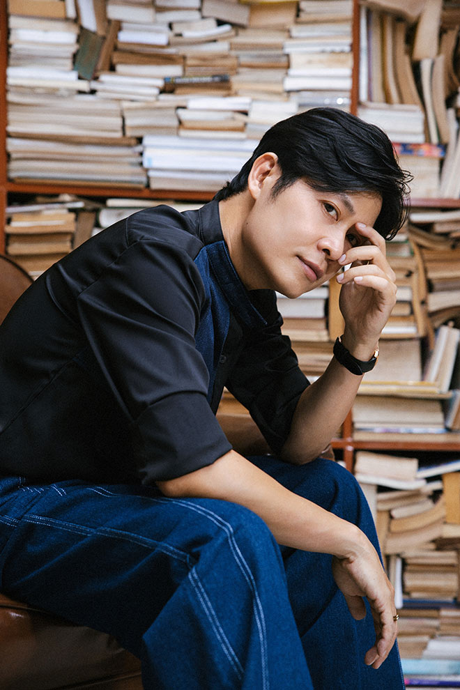 Nhac si Nguyen Van Chung. Anh: Nghe si cung cap