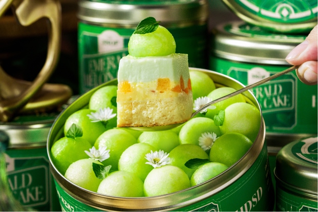Với diện mạo tinh tế và hương vị hấp dẫn, Emerald Melon Cake hứa hẹn là “cú hit” mới của The 350F. Ảnh: The 350F JSC. (Bánh ngọt)