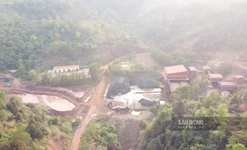Khung canh ben trong khai truong phia Nam va bai thai cua doanh nghiep. Anh: Tan Van